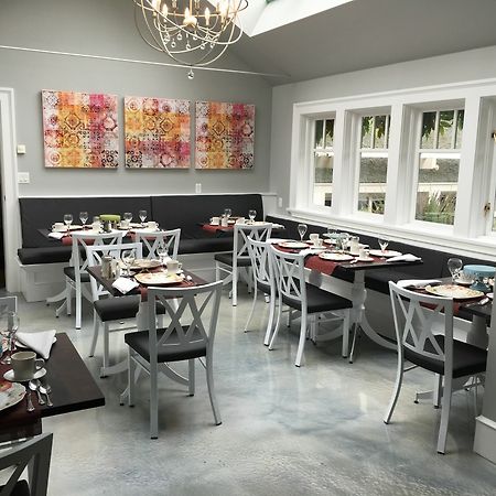 Rosewood Inn Victoria Bagian luar foto