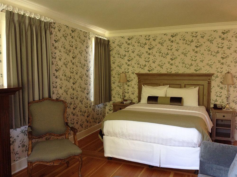 Rosewood Inn Victoria Bagian luar foto