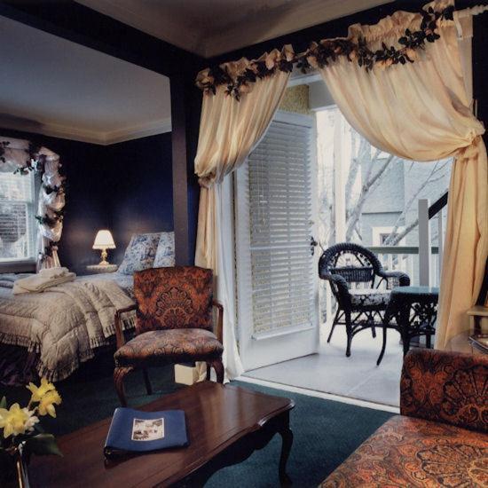 Rosewood Inn Victoria Bagian luar foto