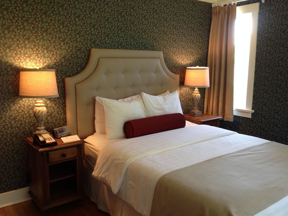 Rosewood Inn Victoria Bagian luar foto