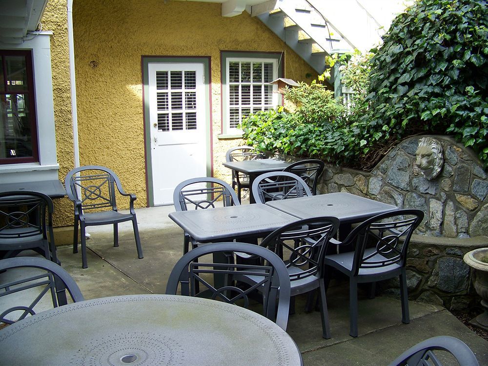 Rosewood Inn Victoria Bagian luar foto